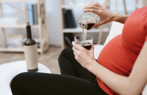 Nėra saugios alkoholio dozės arba tinkamo laiko gerti nėštumo metu